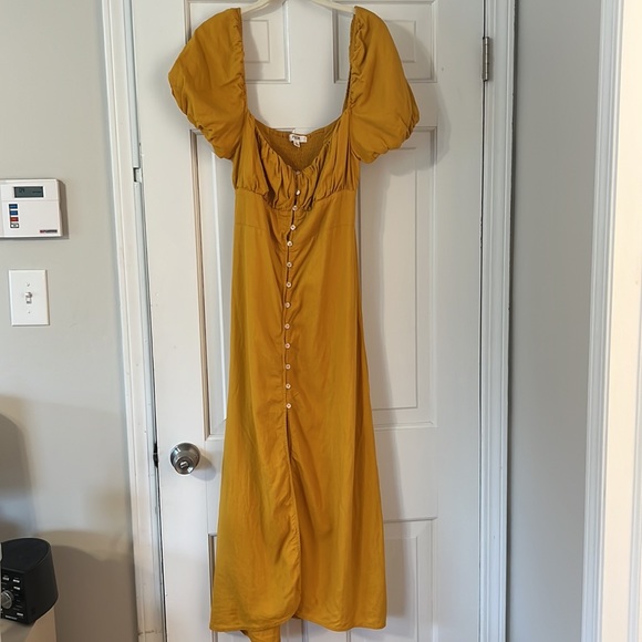 PRIM Puff Sleeve Button Midi Dress - Picture 4 of 6